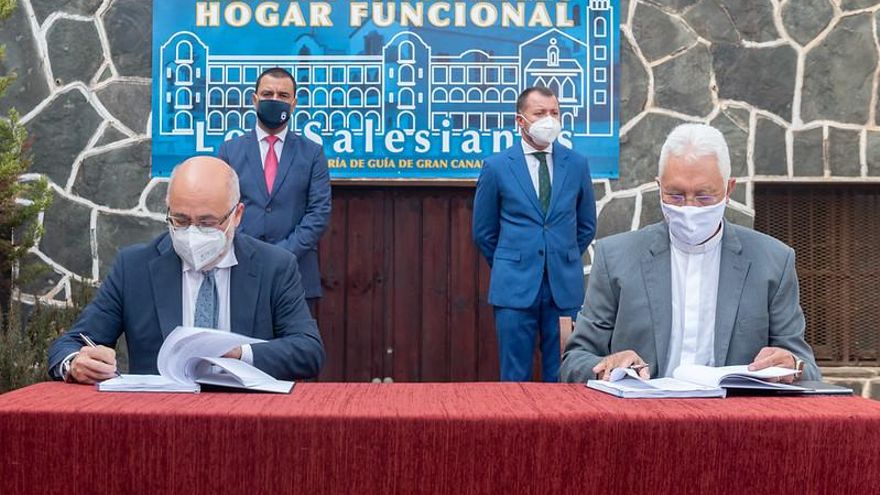 Día histórico en Gran Canaria con la cesión del Colegio de los Salesianos al Cabildo para convertirlo en centro de mayores
