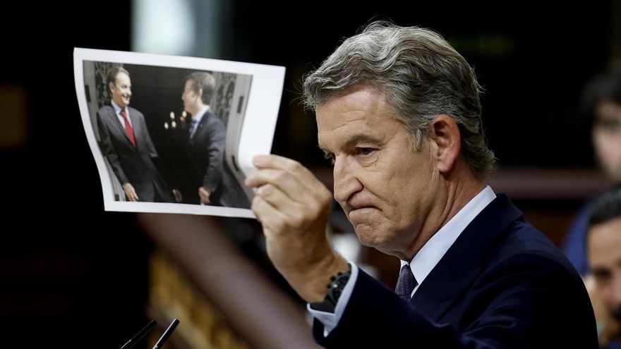 El presidente del PP, Alberto Núñez Feijóo durante su réplica a la comparecencia del jefe del Ejecutivo para dar explicaciones de los casos judiciales que afectan a su entorno político este miércoles en el Congreso de los Diputados en Madrid. EFE/Chema Moya