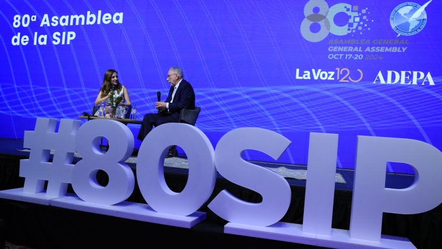 Medios se reúnen en EE.UU. con "tarea urgente" de adoptar la IA para evitar ser "víctimas"