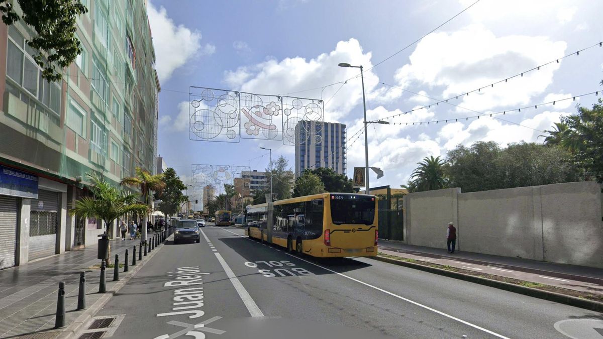 Un peatón, herido grave al ser atropellado por una guagua en una calle de Las Palmas