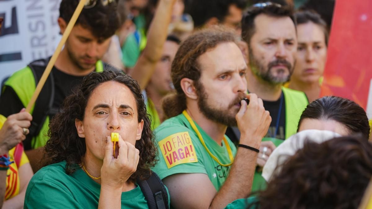 Hablan los directores de colegios valencianos tras dimitir en apoyo de la huelga: "Tenemos instalaciones de 1955"