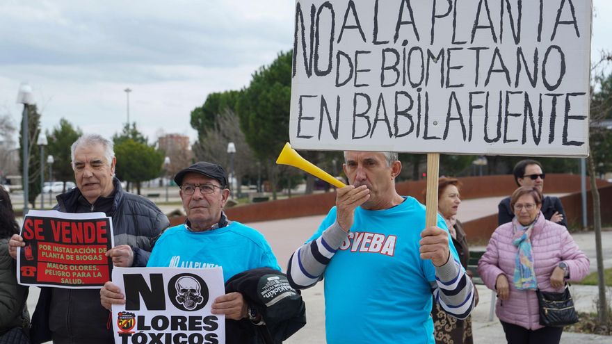 Las plataformas contra las macroplantas de Castilla y León piden en las Cortes una legislación que "proteja realmente" los pueblos