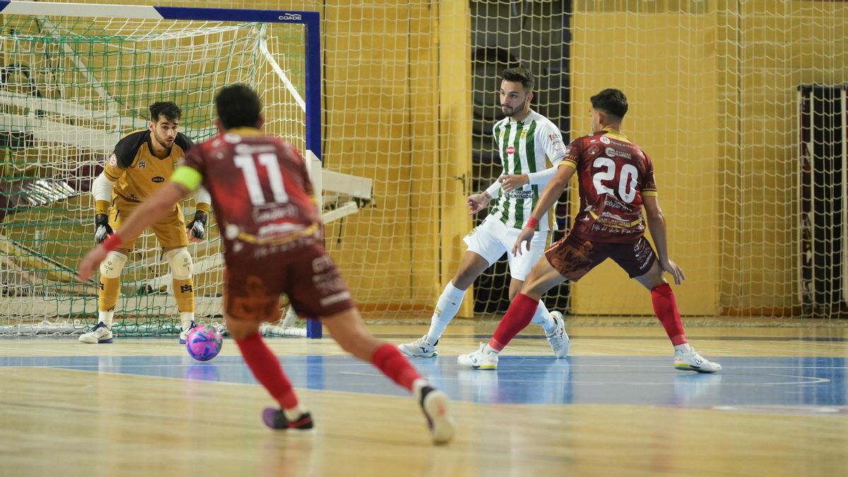 Andrei Luthke en el amistoso frente al Villa del Río Futsal
