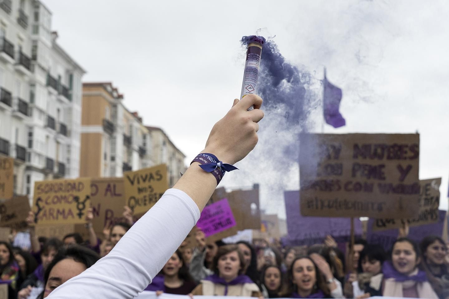 Manifestación feminista por el 8M en Santander. | JOAQUÍN GÓMEZ SASTRE