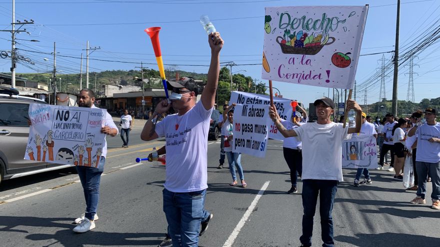 Familiares de presos de cárcel de máxima seguridad de Ecuador piden reanudación de visitas