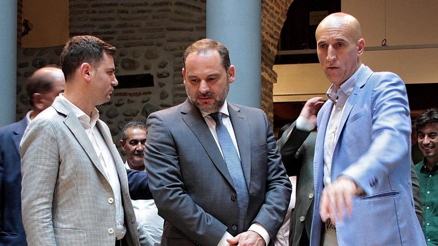 Javier Alfonso Cendón, José Luis Ábalos y José Antonio Díez. / Peio García / ICAL