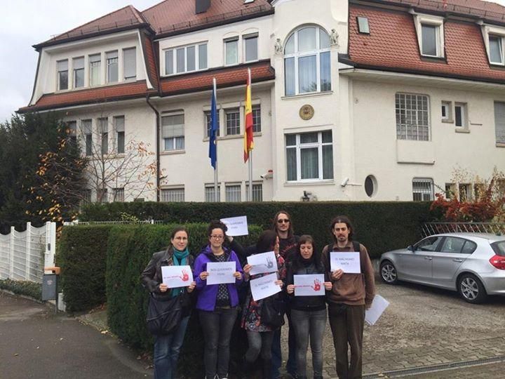 Protesta en Stuttgart por el #7N. / Marea Granate