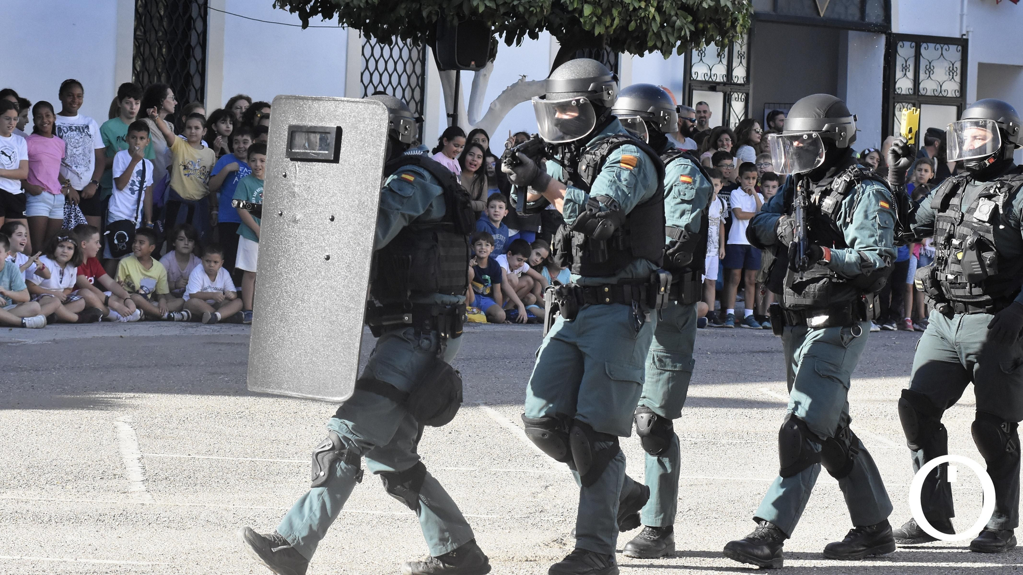 Presentación de los medios de la Guardia Civil a más de 700 alumnos.
