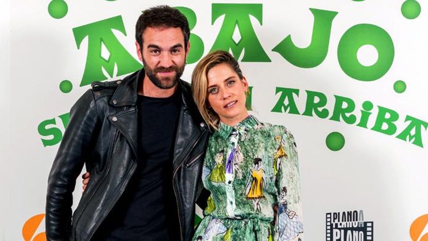 María León y Jon Plazaola en la presentación de la 3ª temporada de 'Allí Abajo'