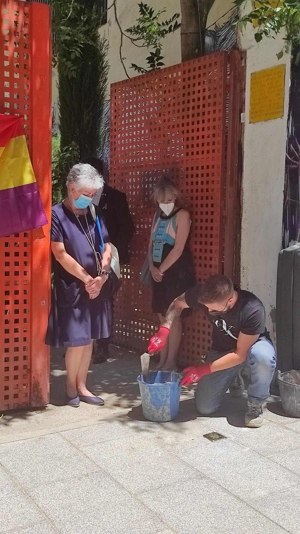 Quince 'stolpersteine' en Centro luchan contra la desmemoria