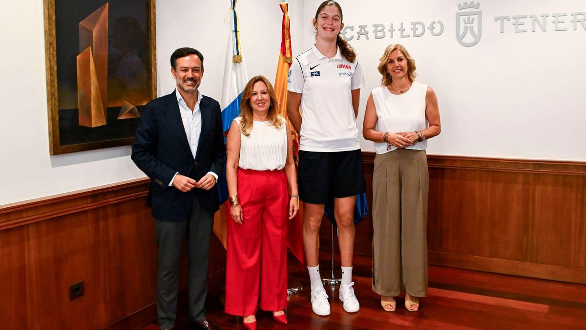 Desde la izquierda, Lope Afonso, Rosa Dávila, Nicole Domínguez y Yolanda Moliné