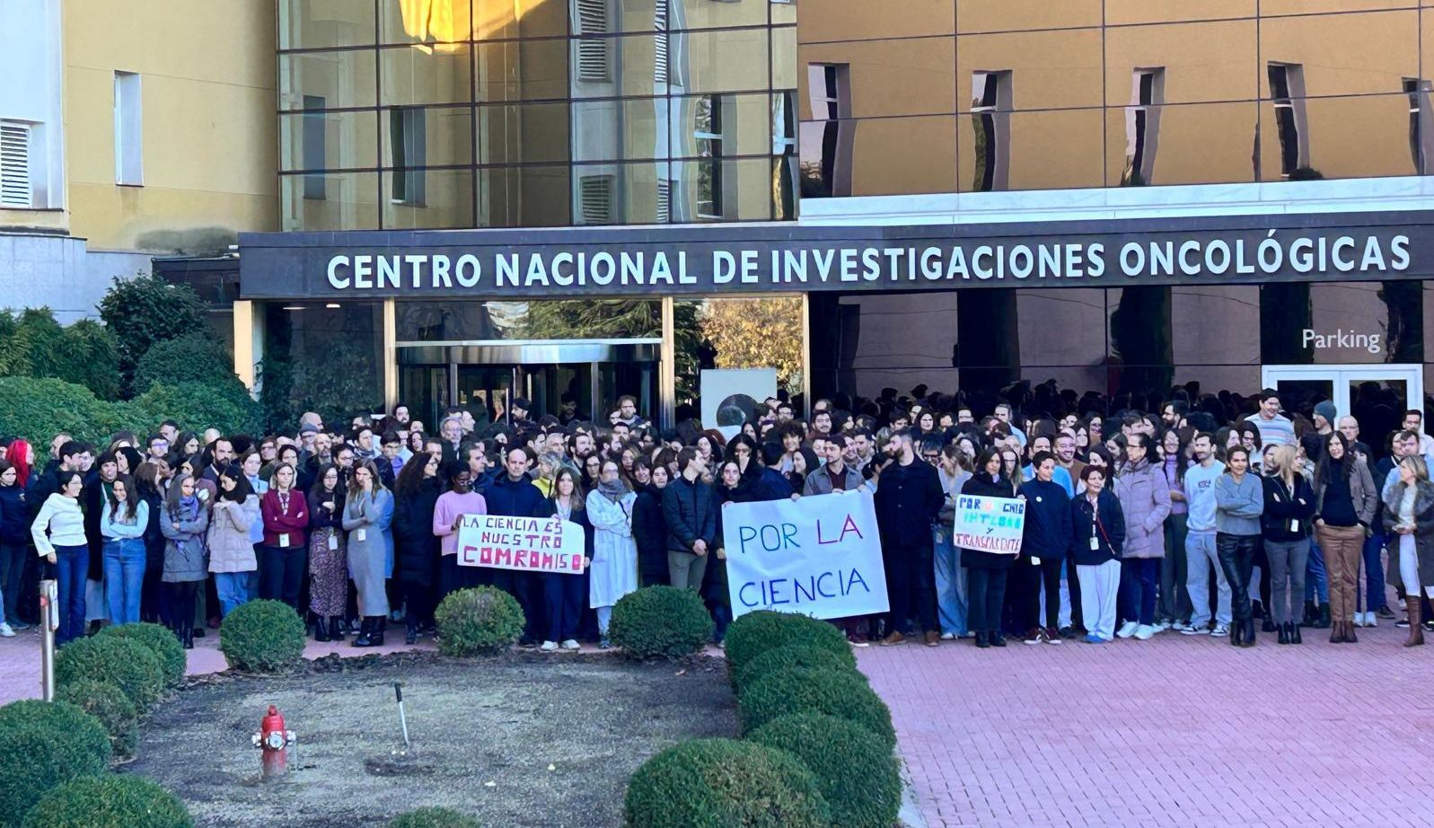 Imagen de la concentración de trabajadores ante el CNIO el pasado miércoles.