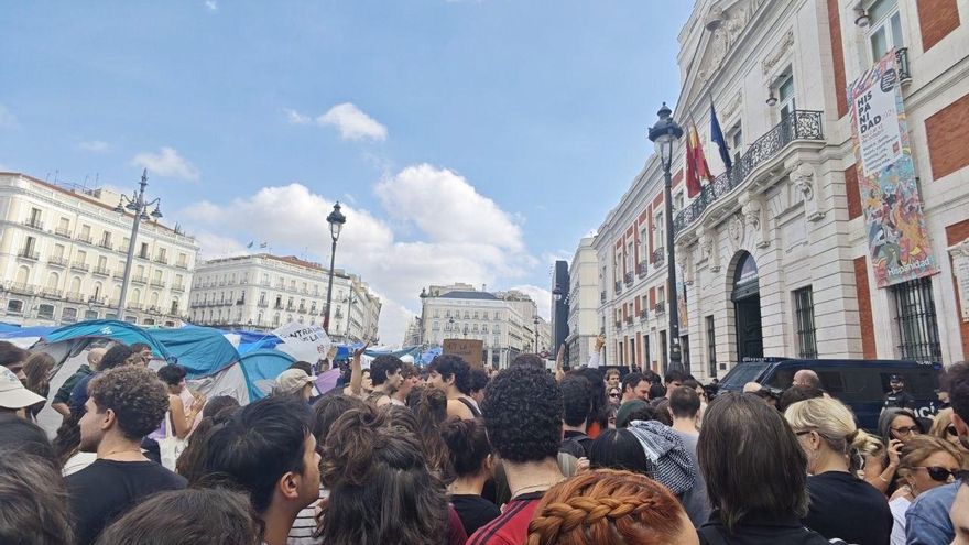 La Puerta del Sol este martes tras conocerse la aprobación de los dos decretos sobre vivienda en Consejo de Ministros.