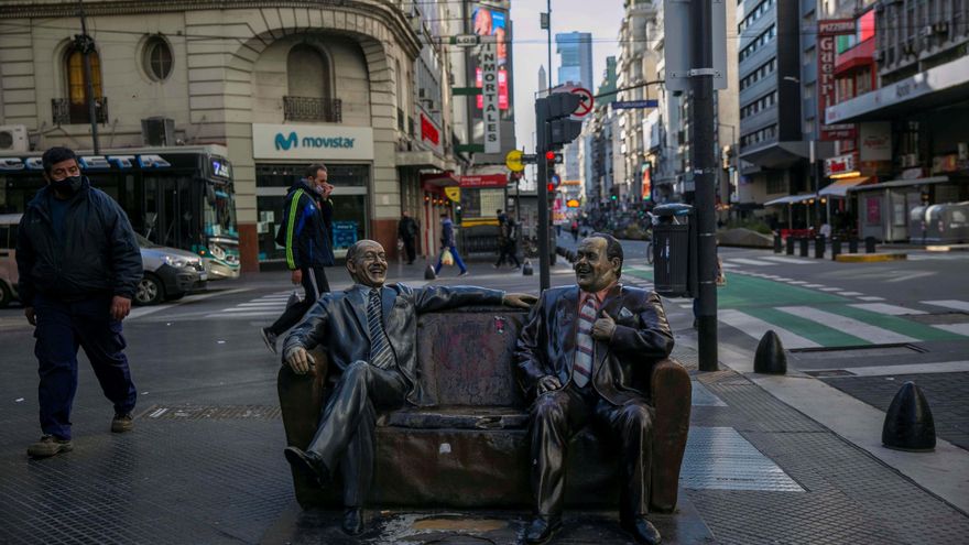 El hombre en la Luna y 1.000 cartas, el origen del Día del Amigo argentino