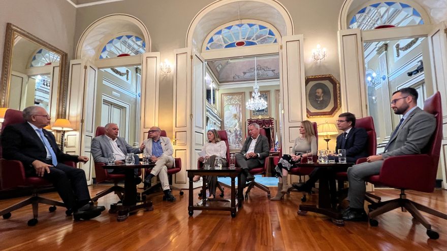 El Parlamento canario desarrolla un vídeo podcast institucional para “llegar de una forma más directa a las ocho islas"