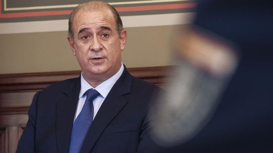 El director general de Policía Nacional, Francisco Pardo Piqueras, durante el acto de toma de posesión de su cargo del nuevo jefe superior de Policía de Canarias, Rafael Martínez, este jueves en Las Palmas de Gran Canaria