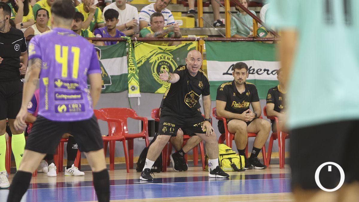 El partido amistoso del Córdoba Patrimonio contra el Jaén FS, en imágenes