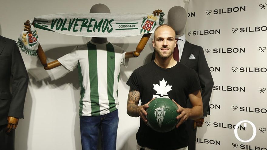 Sergio Benito: "Espero que sea la mejor etapa que he tenido en el fútbol"