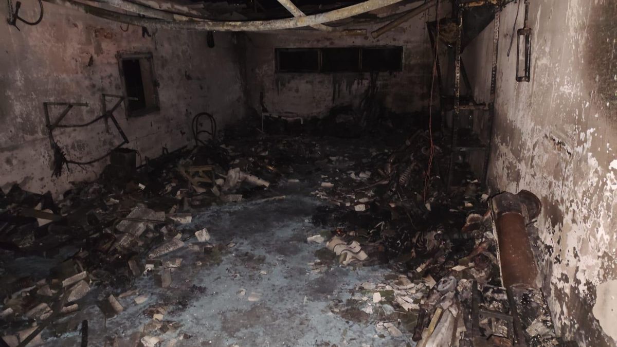 Estado de la vivienda tras el incendio. BOMBEROS LA PALMA