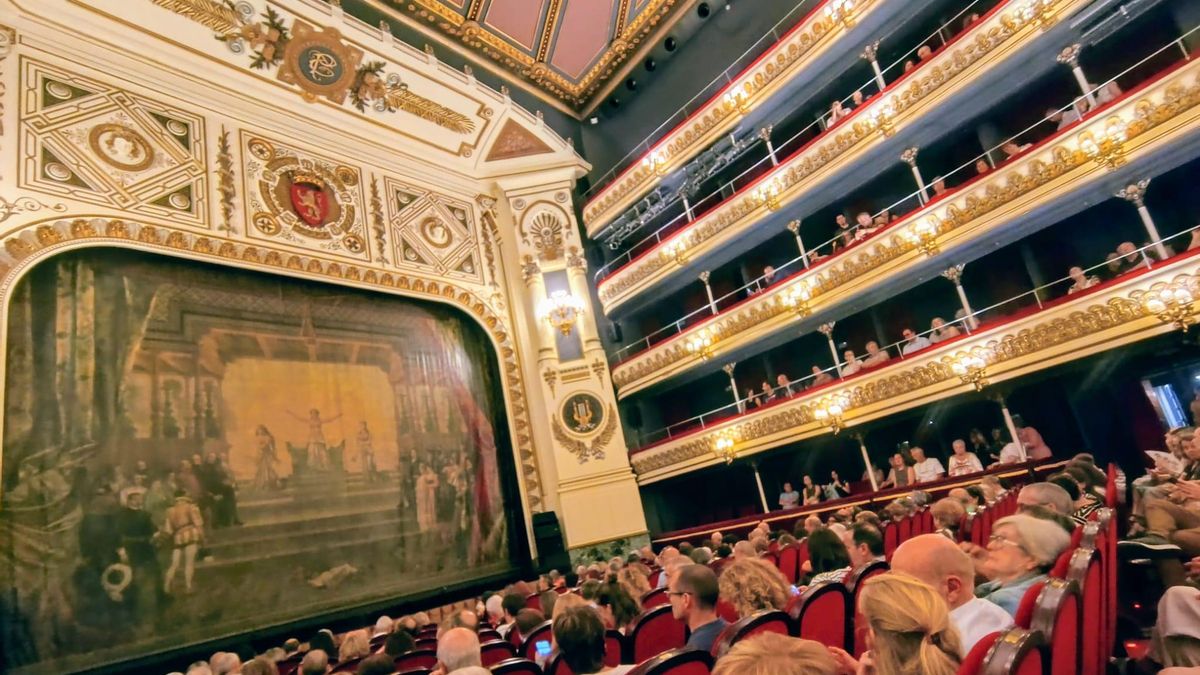 Teatro Principal de Zaragoza justo antes de la representación de Pijama para seis.