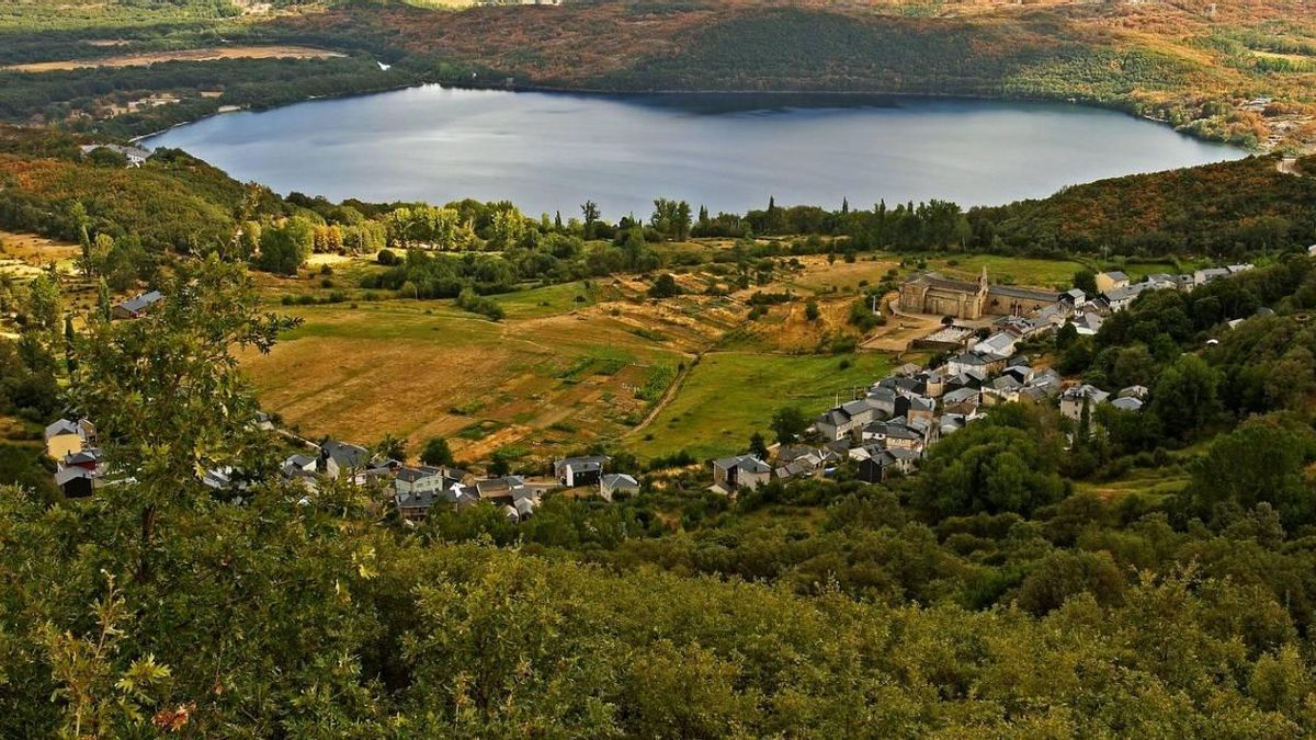 El Lago de Sanabria, junto a San Martín de Castañeda.