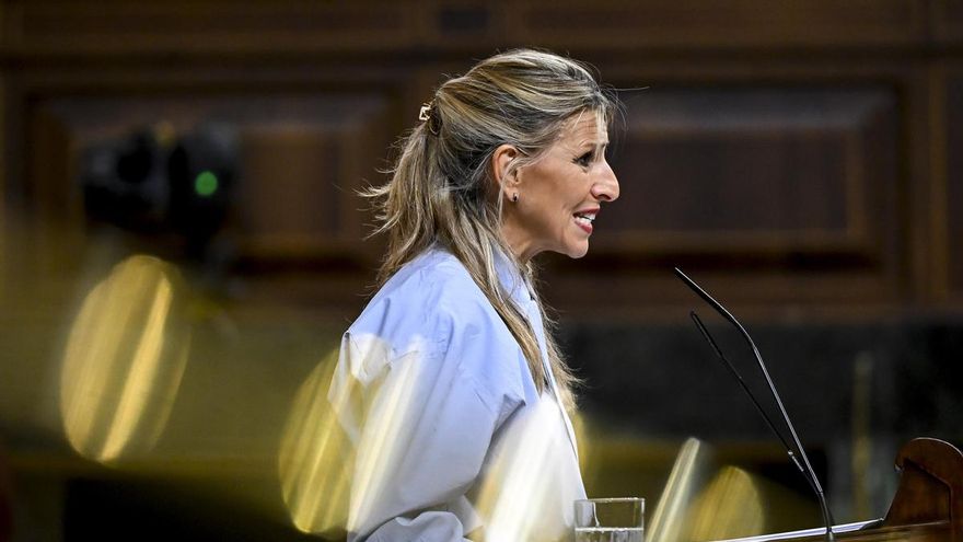 La vicepresidenta segunda y ministra de Trabajo y Economía Social, Yolanda Díaz, interviene durante la primera sesión de control del Congreso del curso político. EFE/Fernando Villar