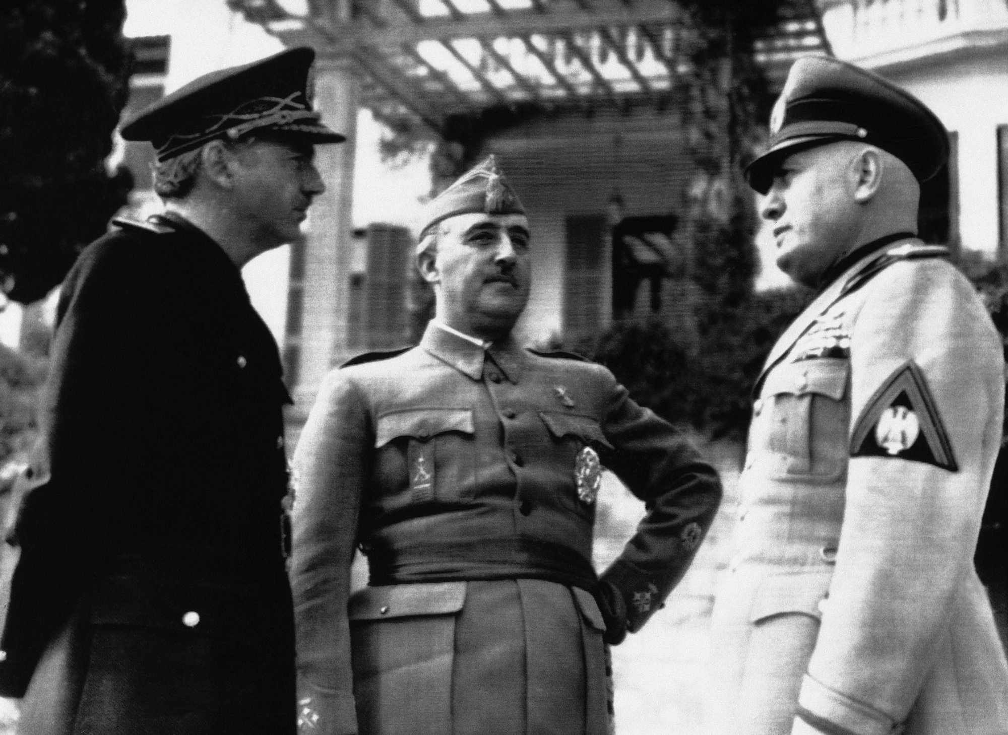 Serrano Suñer, Francisco Franco y Benito Mussolini, en  Bordighera (Italia), 1941.