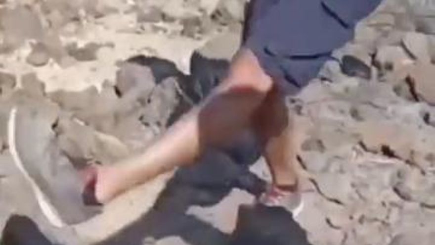 VÍDEO | A patadas contra plantas protegidas en el Puertito de Adeje: sube la tensión en las obras de Cuna del Alma