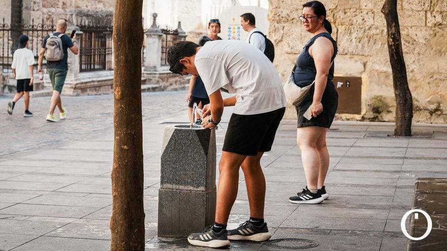 Lucena afronta la primera ola de calor con el protocolo por altas temperaturas activo