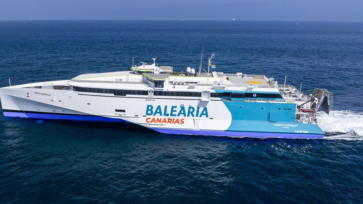 Baleària Canarias ofrece dos salidas diarias directas desde Santa Cruz de La Palma a Los Cristianos y a San Sebastián de La Gomera con escala