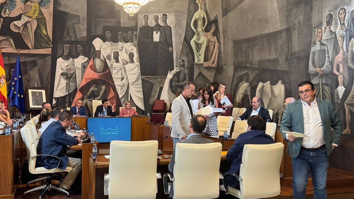 El PSOE abandona el Pleno de la Diputación de Ciudad Real por los "insultos" a su portavoz