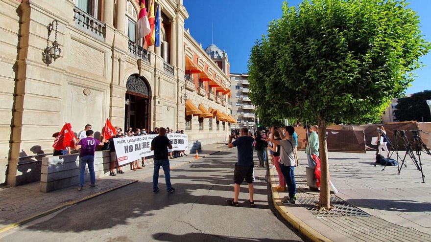 Concentración de los trabajadores de La Tribuna de Ciudad Real