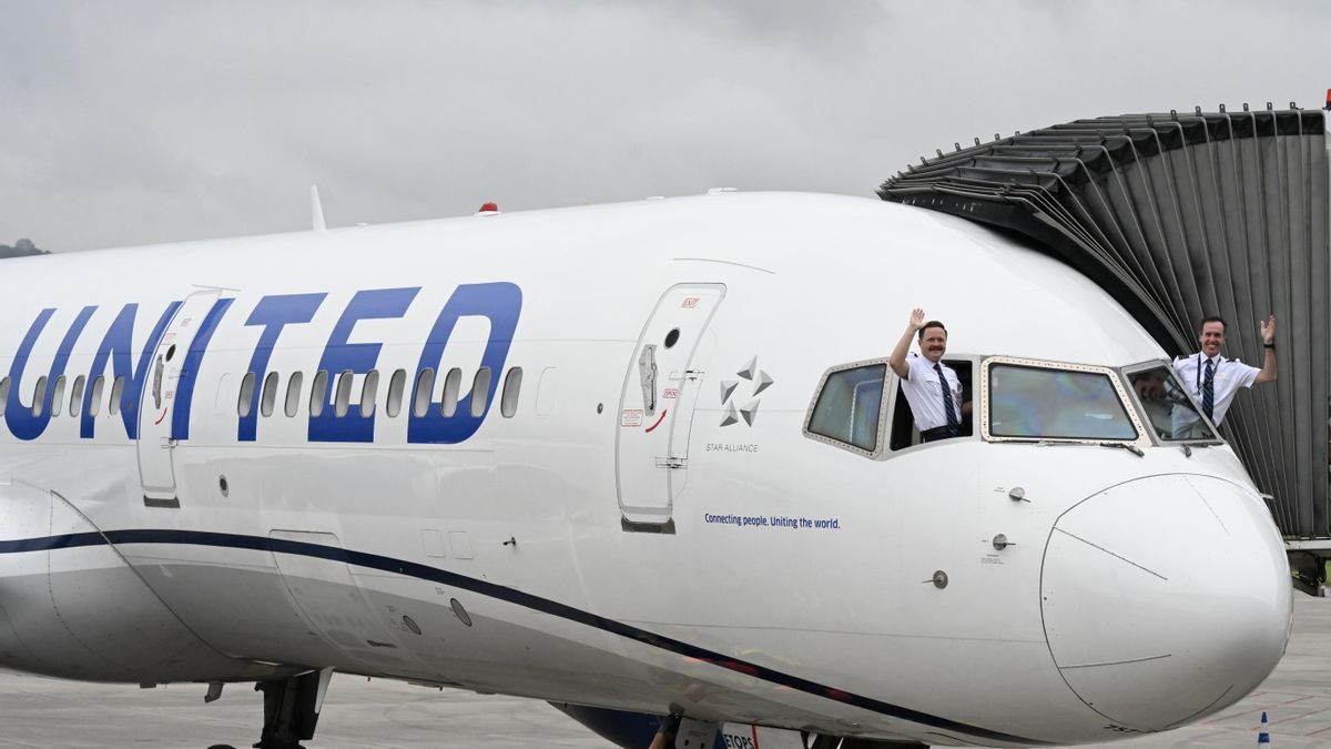 Llegada del primer vuelo transoceánico a Loiu, este junio