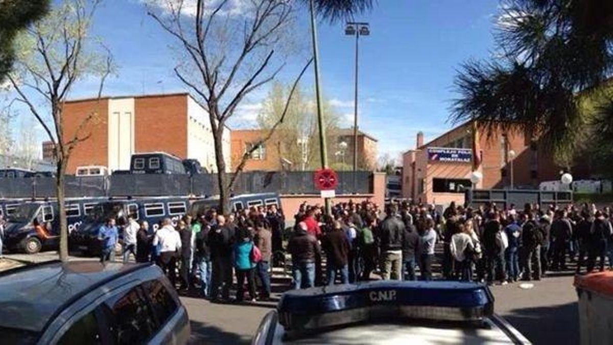 Los antidisturbios celebran una asamblea improvisada por el malestar contra sus jefes y debaten medidas de protesta