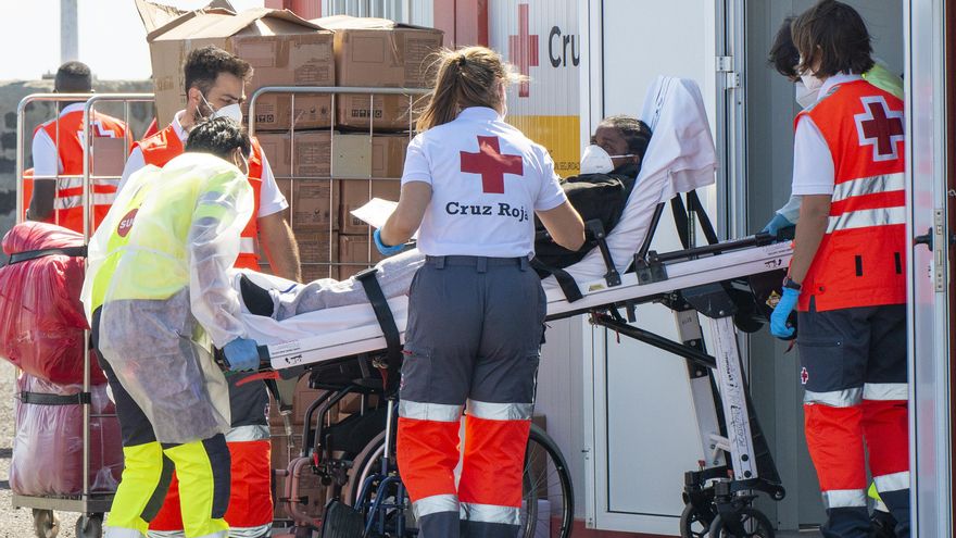 Una tragedia con 19 muertos, más de 400 supervivientes y una noche en el suelo: las últimas horas de la ruta canaria
