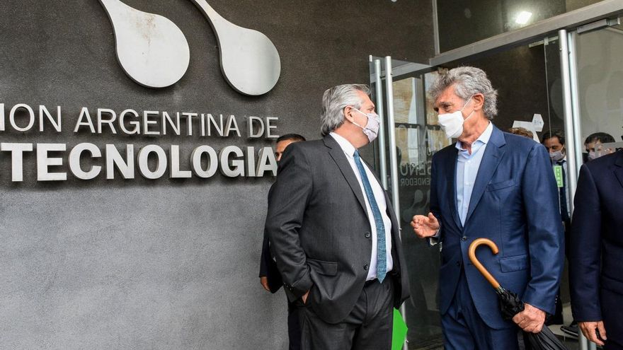 Operativo anti Covid-19: en febrero llegarían tres millones de dosis de la vacuna de Oxford