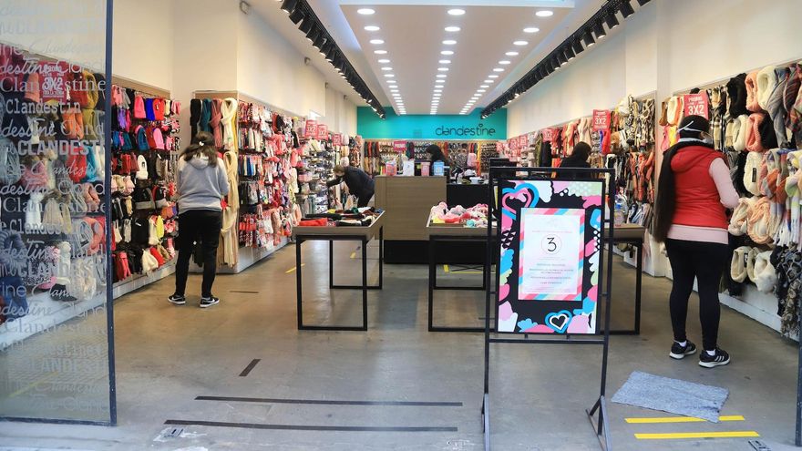 En la Argentina la ropa es cara y sobran los motivos