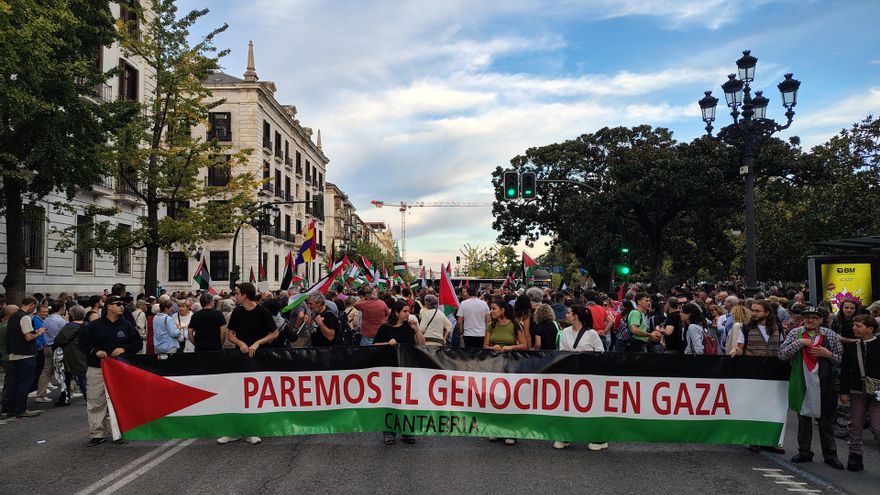 Más de medio millar de personas claman en Santander por el fin del "genocidio" en Gaza