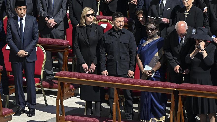 El presidente ucraniano, Volodímir Zelenski, en el funeral del papa Francisco