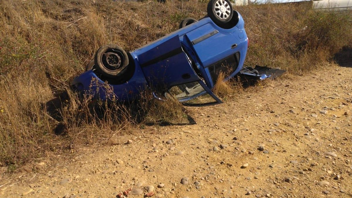 Un hombre y una mujer de 70 años resultan heridos en el vuelco de un turismo en Valencia de Don Juan