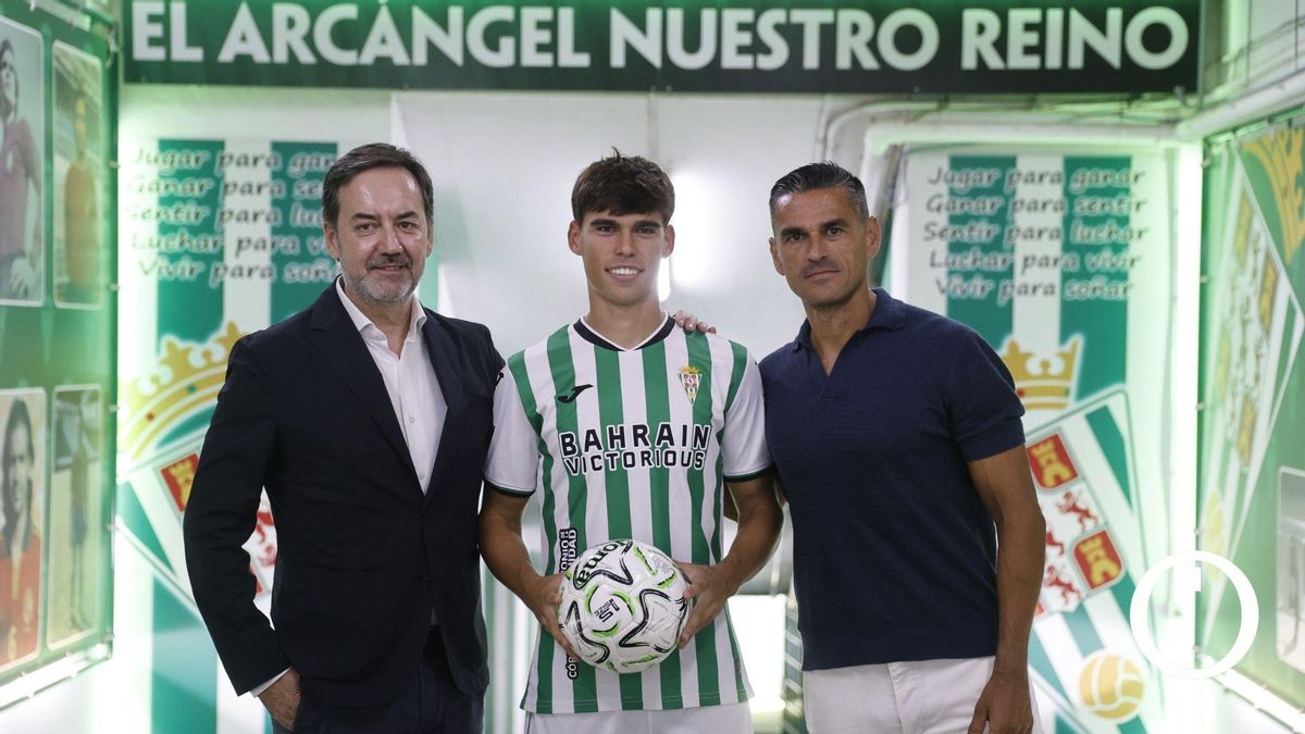 Presentación de Jan Salas como nuevo jugador del Córdoba CF