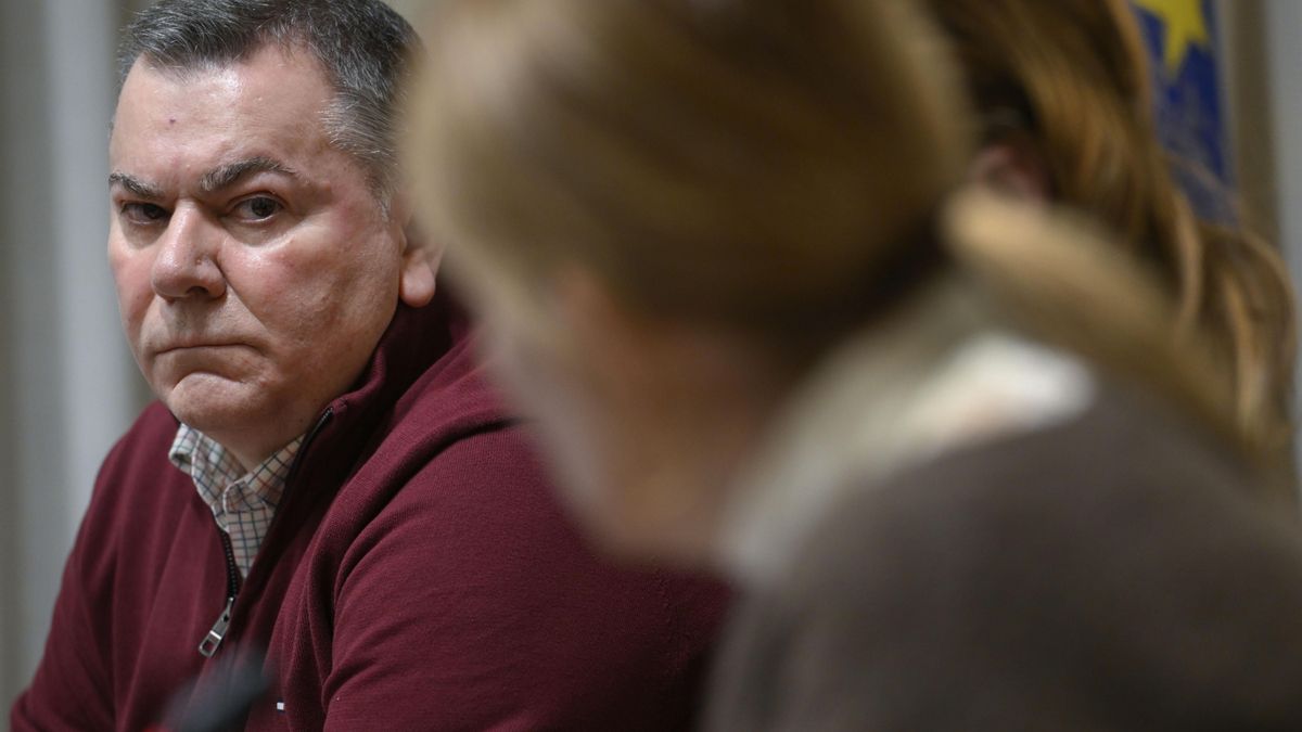 El responsable de seguridad de la mina de Zarréu rechaza responder ante la comisión parlamentaria