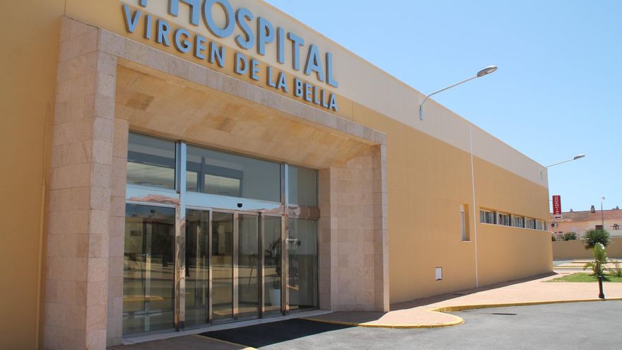La Junta de Andalucía concierta con la sanidad privada especialidades inexistentes en un hospital de Huelva