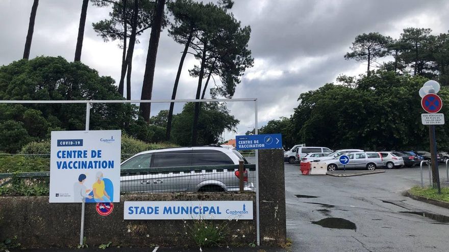 Francia vuelve a permitir vacunar a españoles que no tengan la residencia tras haberlo prohibido durante unas horas