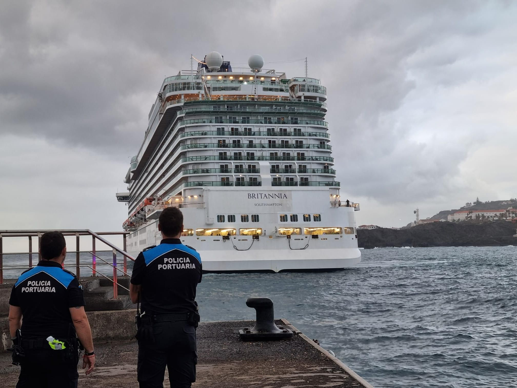 El buque ‘Britannia’, este miércoles, 4 de septiembre, en el Puerto de Santa Cruz de La Palma.