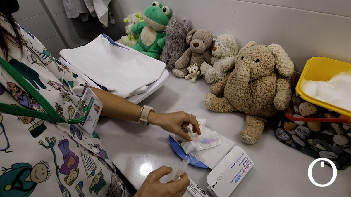 Inicio de la campaña de vacunación contra la bronquiolitis en el centro de salud Aeropuerto