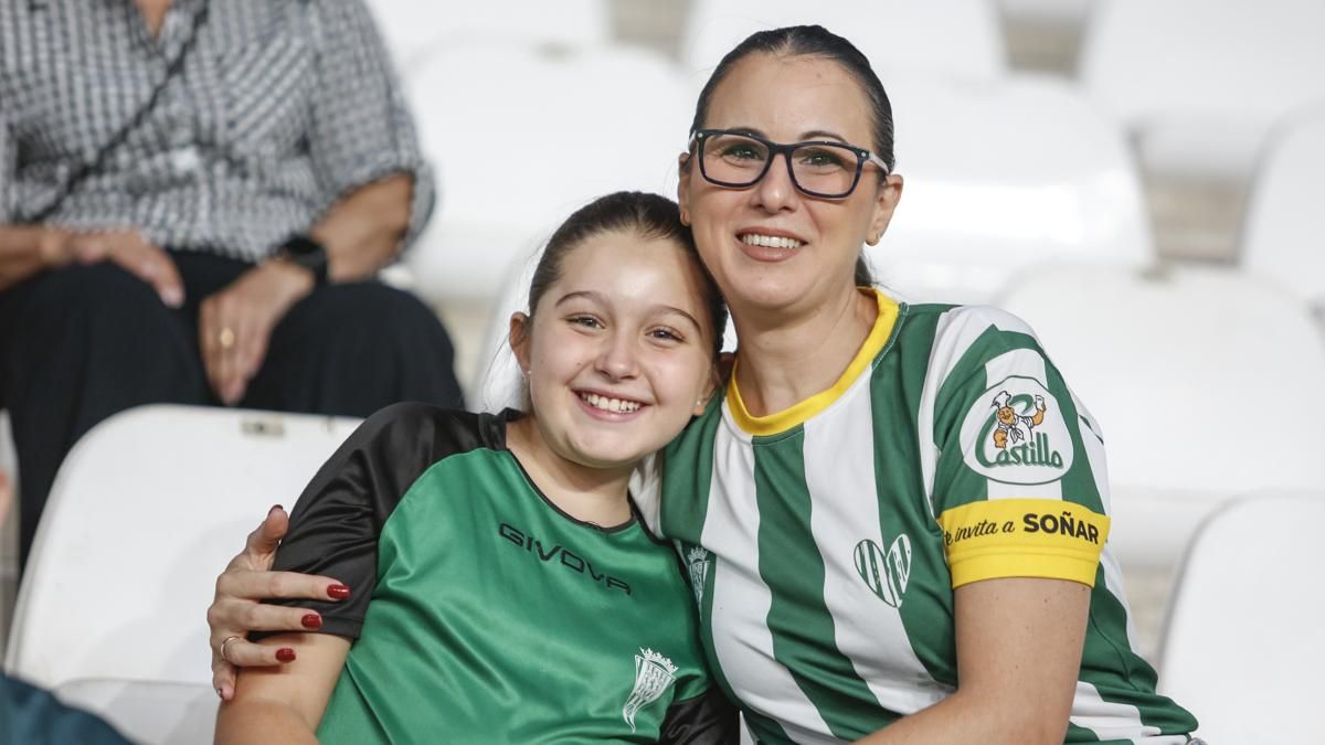 Grada Blanquiverde del Córdoba CF - CD Tenerife
