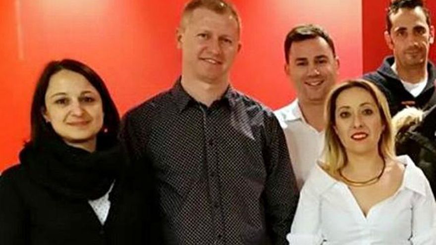 Robles en la Ejecutiva provincial, junto al al líder provincial, Javier Alfonso Cendón.