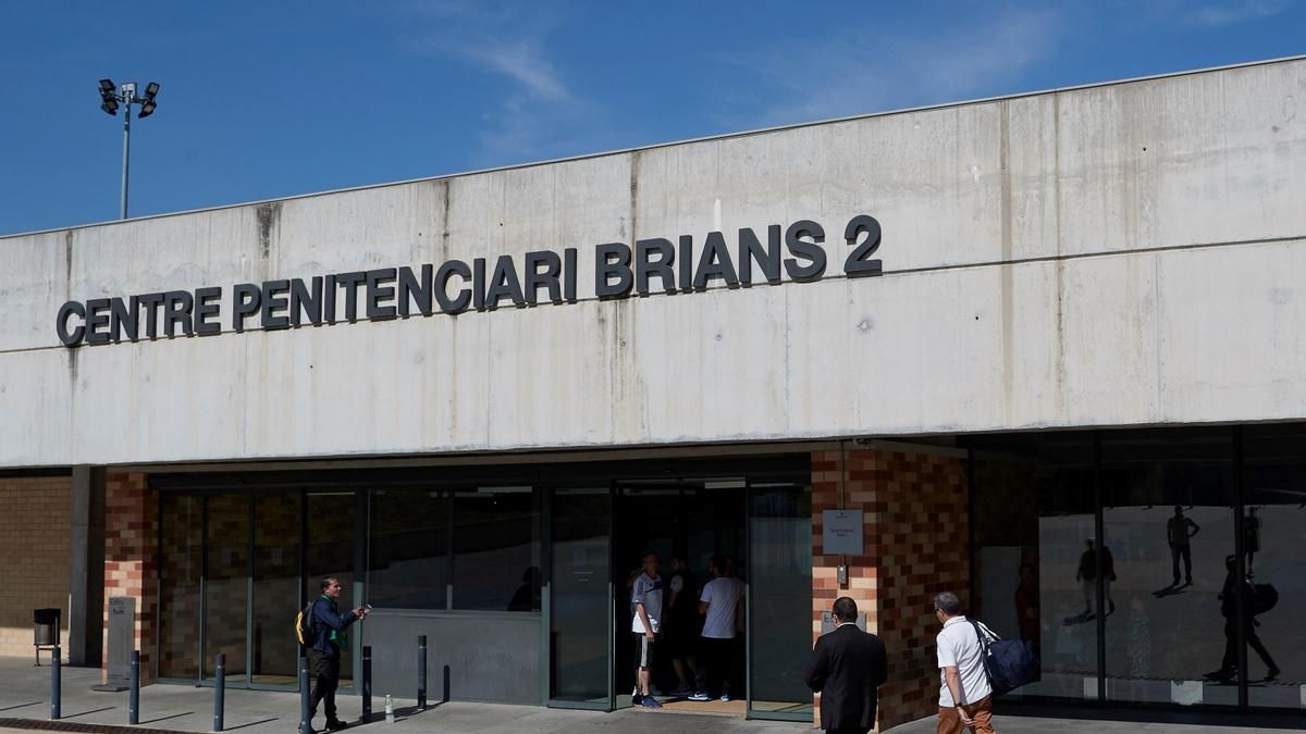 Acceso de la cárcel Can Brians 2, en Sant Esteve Sesrovires (Barcelona). EFE/Alejandro García/Archivo