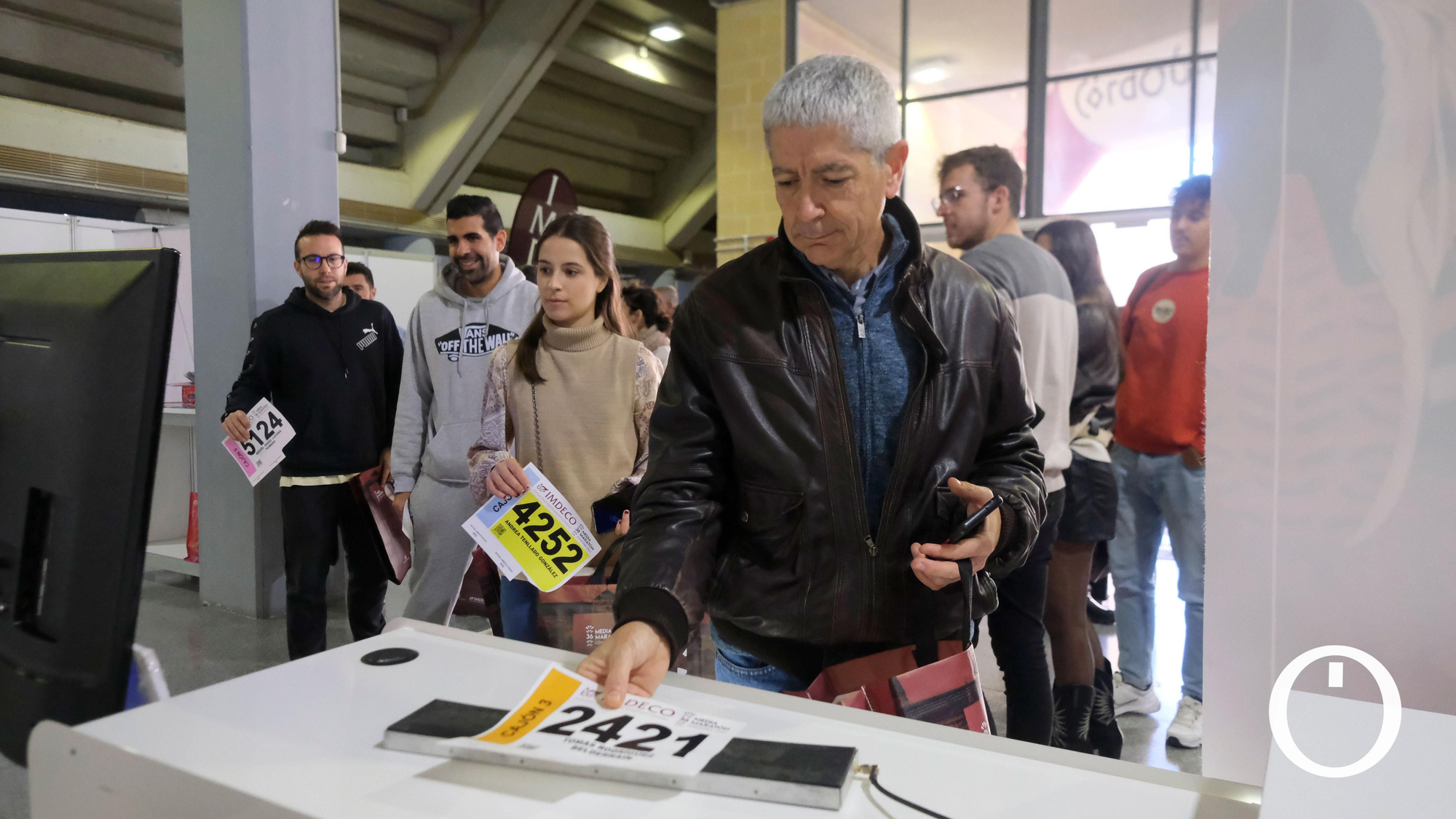 Recogida de dorsales para la Media Maratón de Córdoba
